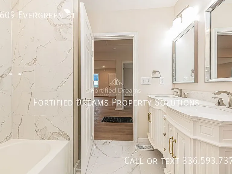1609 Evergreen St — Photo 8