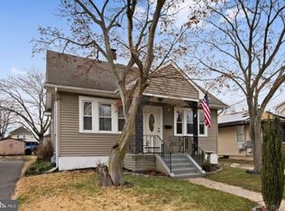 29 N Poplar St, Gibbstown, NJ 08027