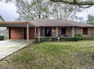 667 Suncrest Dr, Orange, TX 77630