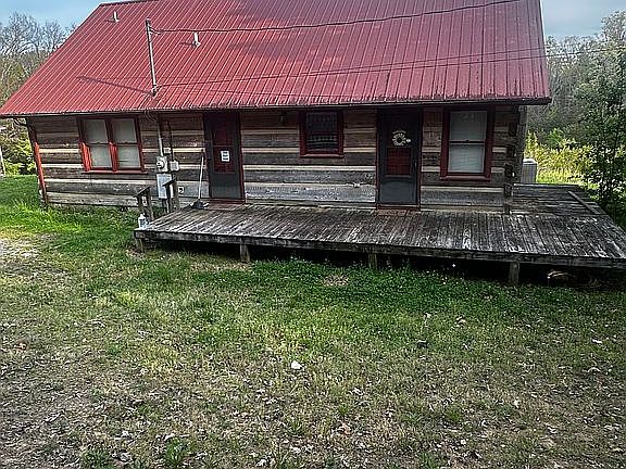 2nd image of 943 Rocky Summit Rd