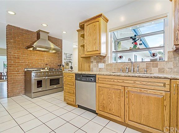 4th image of 2158 W Crestwood Ln