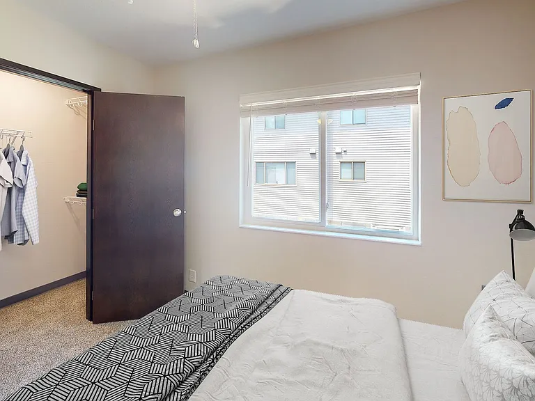 210 S Hyland Ave — Photo 4