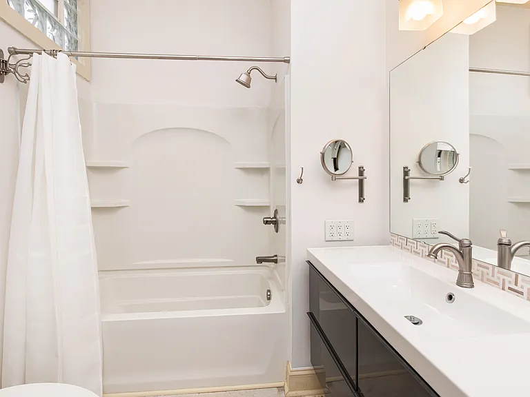 1502 Woodlawn Ave — Photo 22