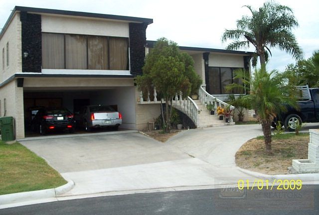1st image of 124 Reina Esther Dr