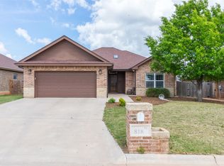 818 Great Waters Dr, Abilene, TX 79602