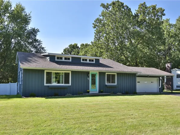 79 Ross Brook Dr, Rochester, NY 14625