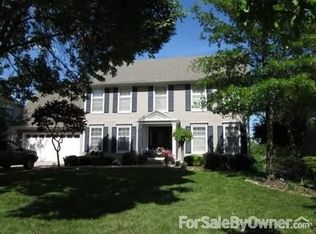 8631 Acuff Ln, Lenexa, KS 66215