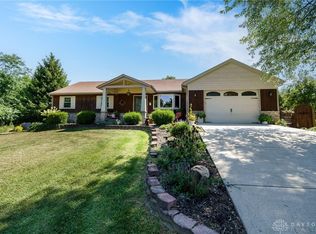 1922 Rebecca Ridge Ln, Hamilton, OH 45013