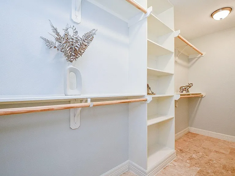 707 Thistlewood Dr — Photo 18