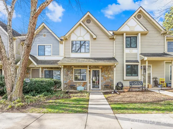 4107 N Course Dr, Charlotte, NC 28277