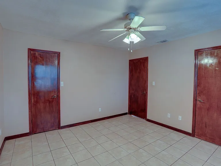 492 Tamarack St — Photo 12