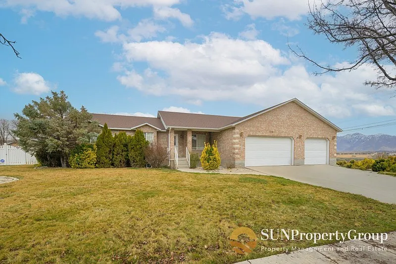 1316 W Kodiak Way