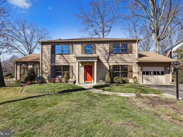 8410 Stockade Dr, Alexandria, VA 22308