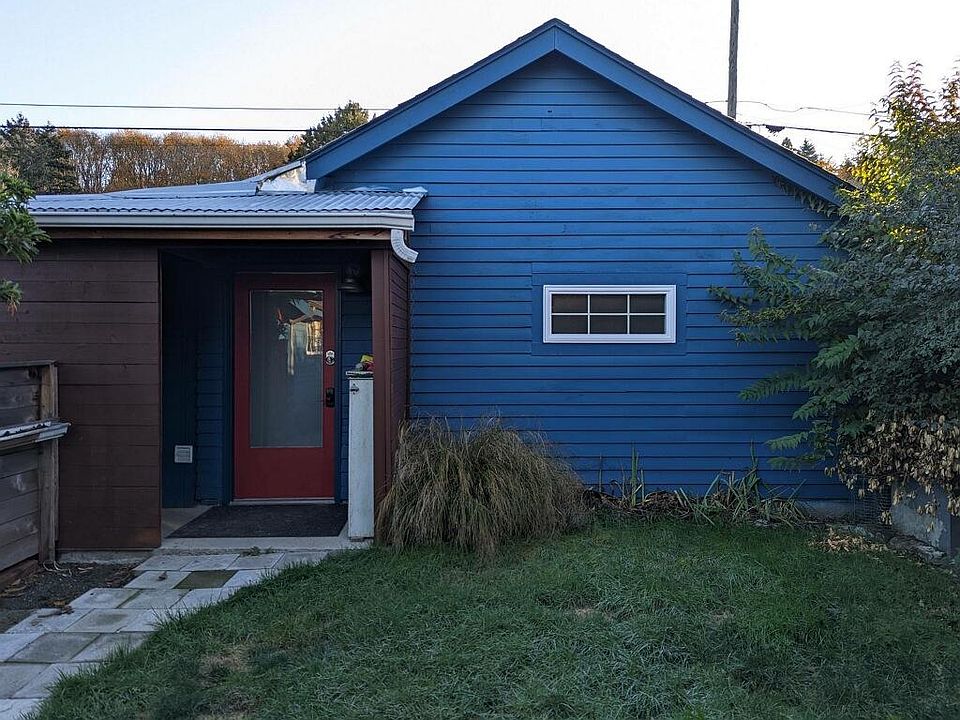 Main Entry vestibule and yard.