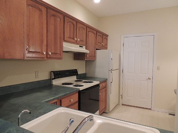 4th image of 1546 Kingston Ct