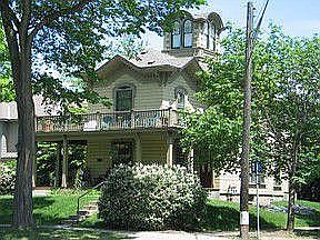 1st image of 2327 Pillsbury Ave