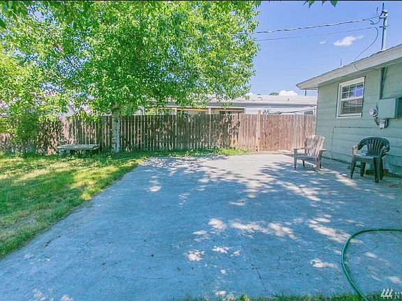 2nd image of 822 S Juniper Dr
