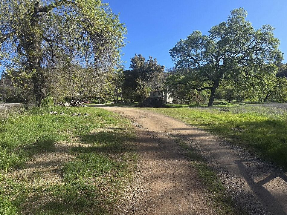 2nd image of 15027 Bear Mountain Rd