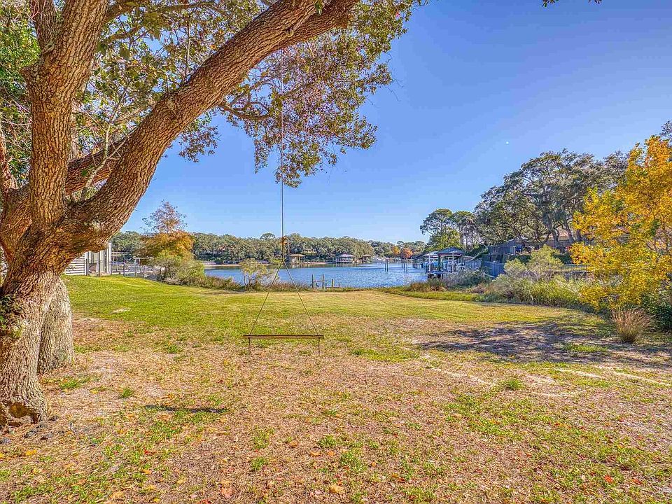 1st image of 30 Highpoint Dr