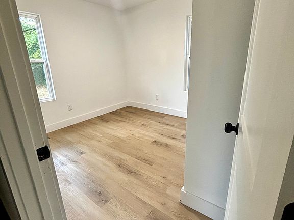 2nd image of 324 State St #3