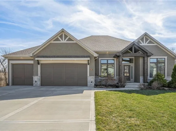 9897 Saddletop St, Lenexa, KS 66227