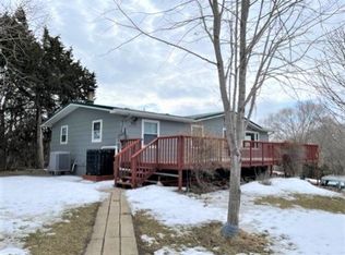 1013 Bluff Dr, Springfield, SD 57062