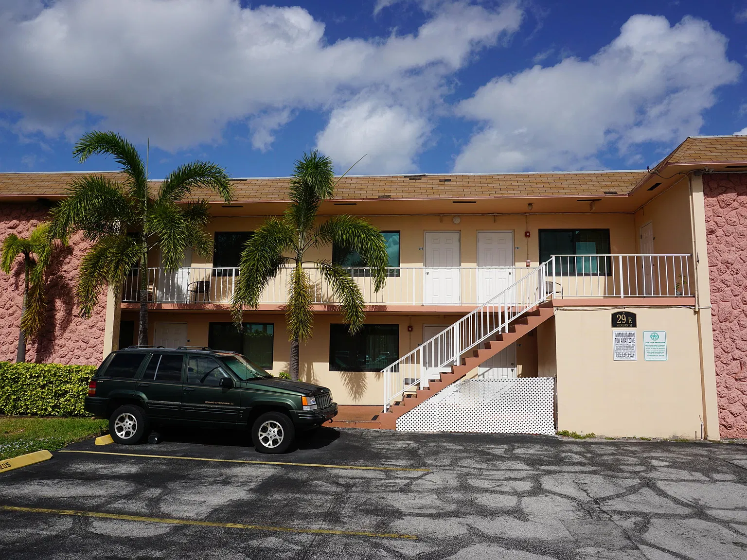 1 bed, 1.0 bath, 10845 sqft, $1,850 — Photo 1