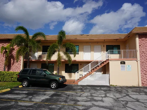 29 E Sheridan St APT 107, Dania, FL 33004
