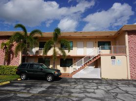 29 E Sheridan St, Dania, FL