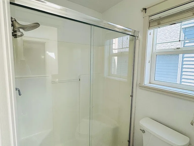 6049 NE Kettering St — Photo 30