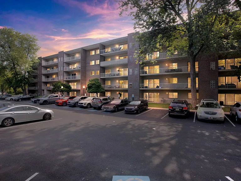 Henry on the Park Apartments — Photo 27