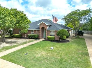 741 High Point Dr, Midlothian, TX 76065