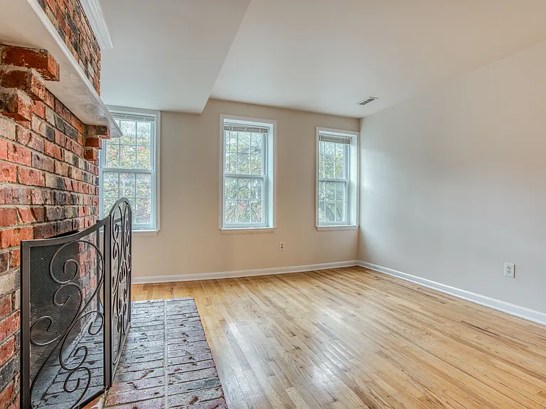 1118 William St #2 — Photo 14