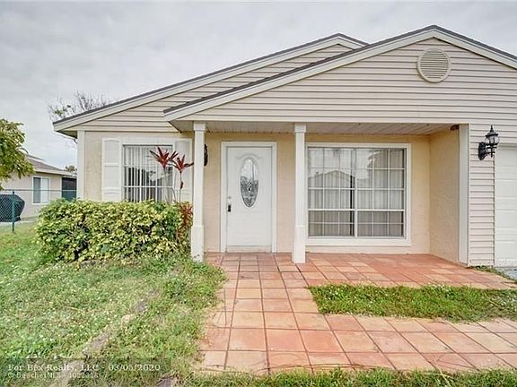 Home For Sale In Country Park