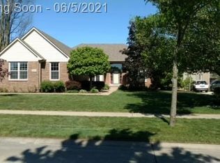 42656 Saddle Ln, Sterling Heights, MI 48314