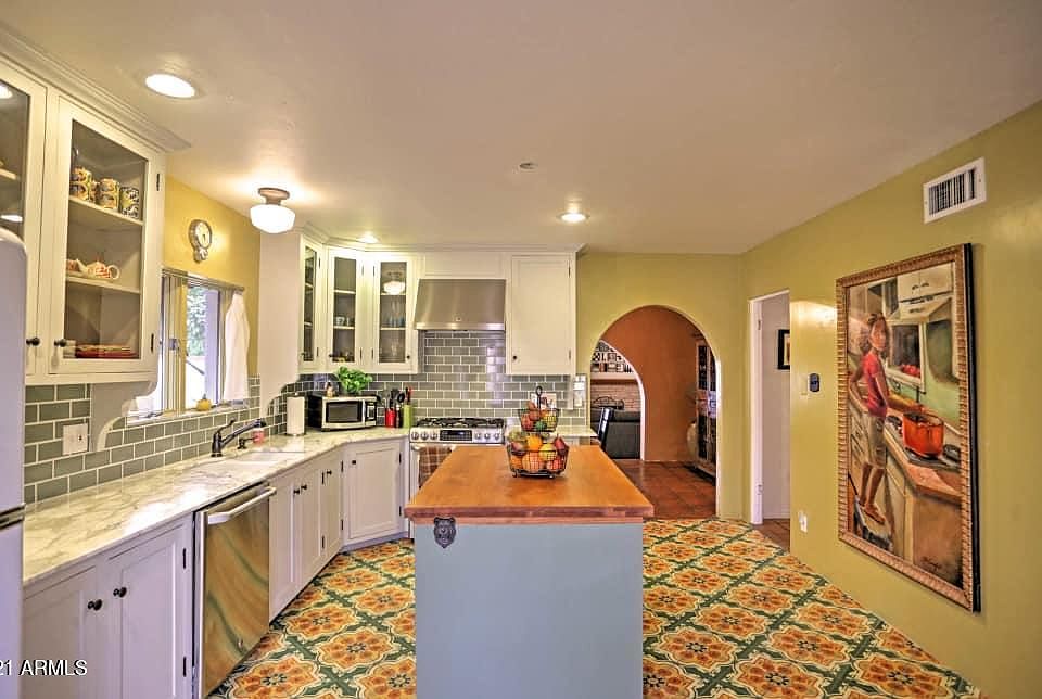 1st image of 1552 W Vernon Ave
