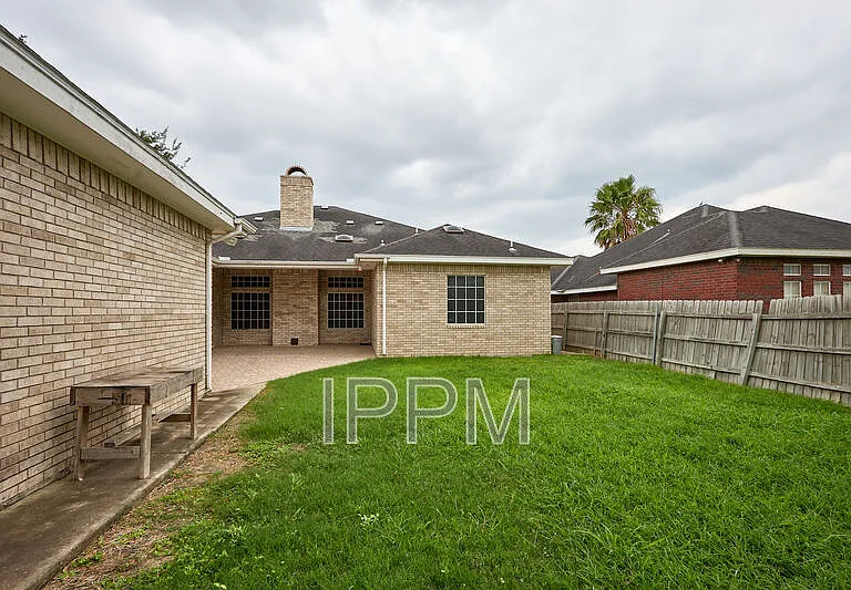 1309 Summerfield Ln — Photo 34