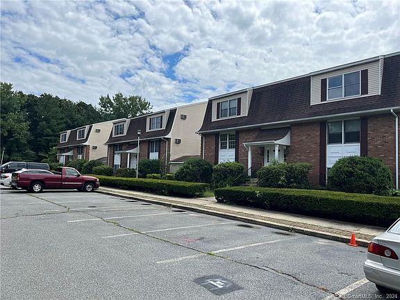 2nd image of 302 Boston Post Rd #21