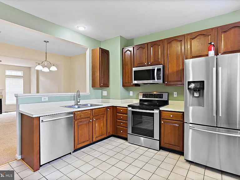 570 Eisenhower Dr — Photo 1