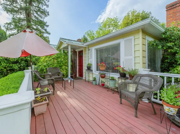 572 Dillard Gardens Rd, Winston, OR 97496
