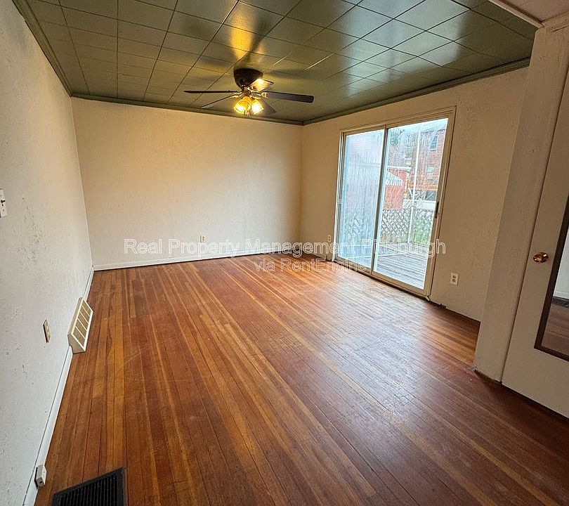 1st image of 2837 Capitol St