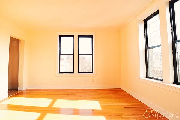 Rented by City Connections Realty | media 11