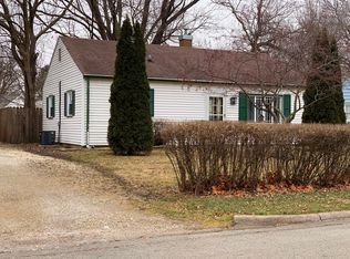 216 Winding Ln, Rantoul, IL 61866