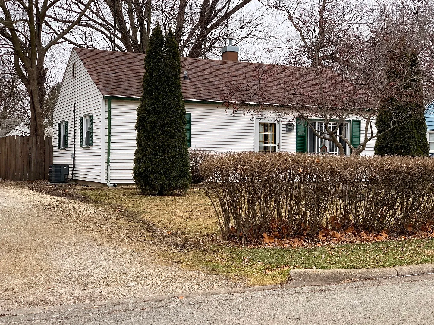 216 Winding Ln photo 1