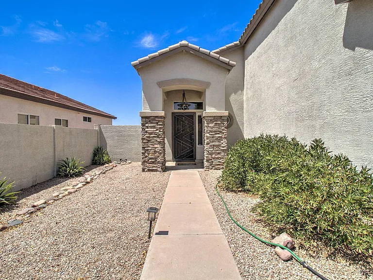 2576 E Brooks St — Photo 5