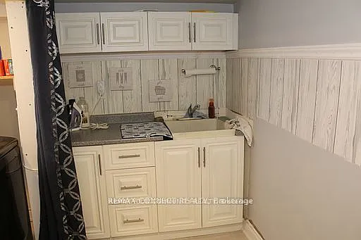 376 Dwight Ave — Photo 20
