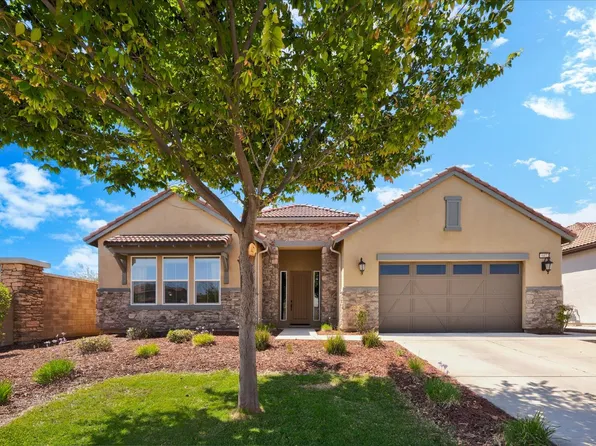 602 Pinnacle Dr W, Madera, CA 93636