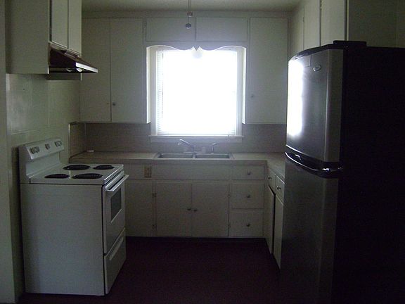 3rd image of 2401 SW B Ave