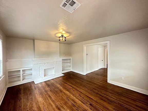 3rd image of 2905 NW 19th St