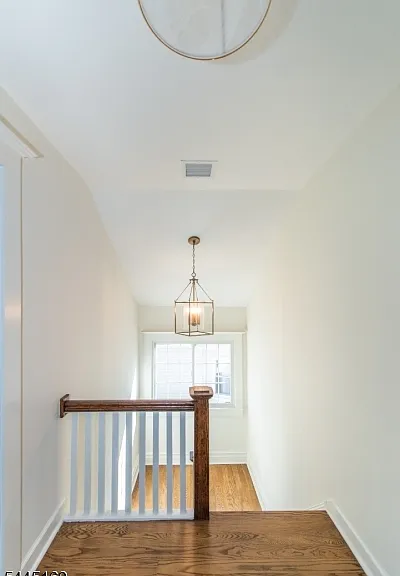 10 Grove Ter #2B — Photo 14